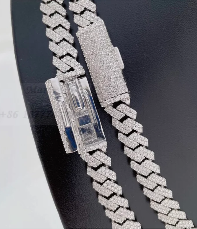 12mmm Moissanite VVS1 D