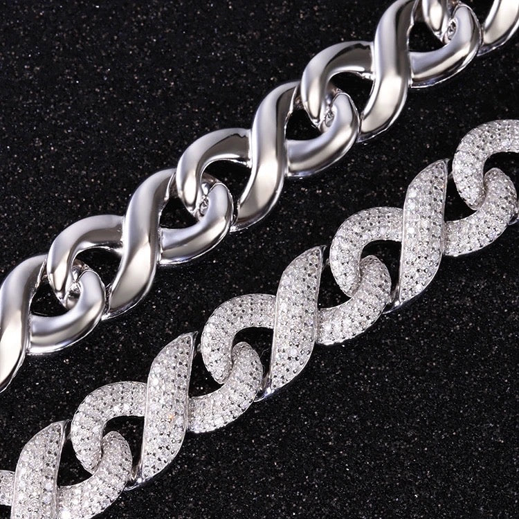 Infinity Link Chain VVS1 Moissanite