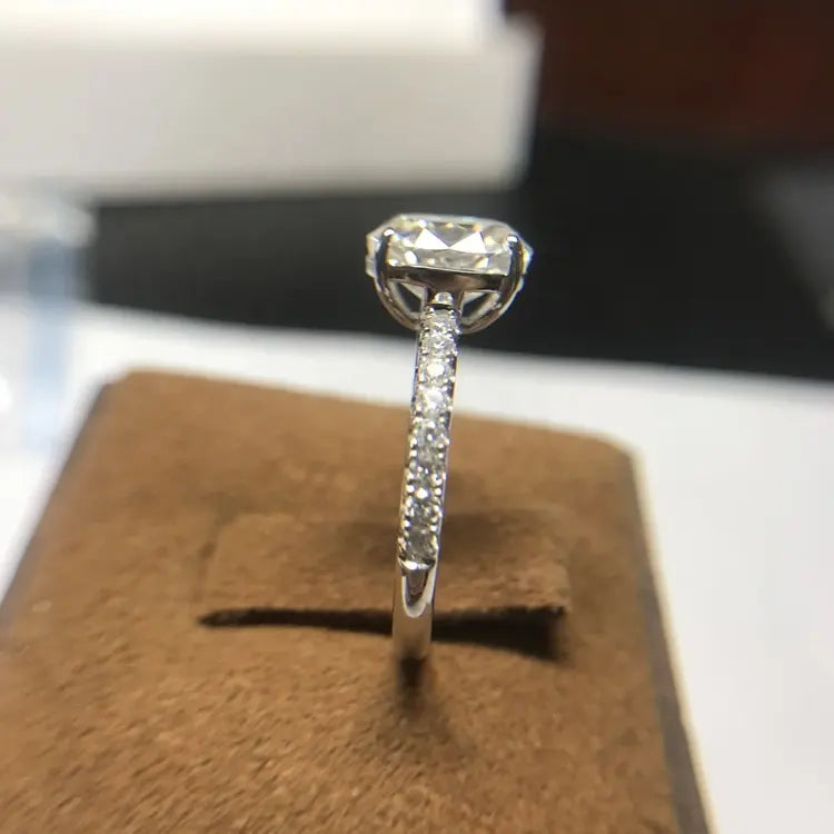 VVS1 D MOISSANITE WEDDING RING CIRCLE