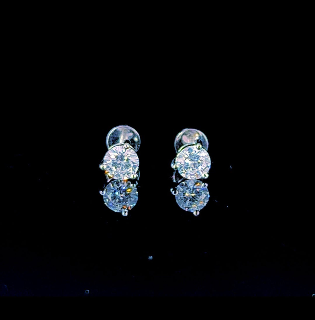 0.50ct earrings 
Total 1ct
10kt vs lab